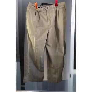 Dockers Men’s Classic Fit Khaki Pants 42x30 Work Casual Chino Trousers
